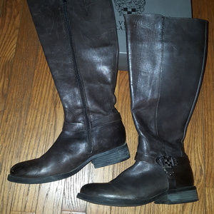 Vince Camuto wide calf leather boots size 8.5